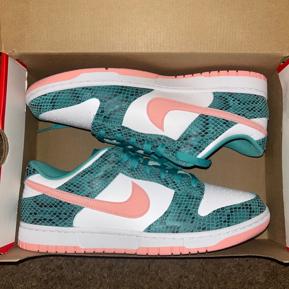 Never Work Nike Dunks!!